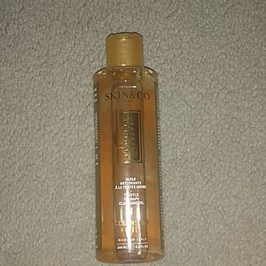 New! Skin & CO cleansing oil